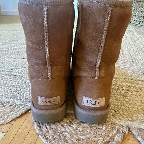 Classic Ugg Boots - Picture 4 of 5